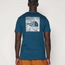 Carica l&#39;immagine nel visualizzatore di Gallery, M S/S BOX NSE CELEBRATION TEE
