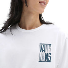 Carica l&#39;immagine nel visualizzatore di Gallery, OFF THE WALL STACKED TYPED SS TEE
