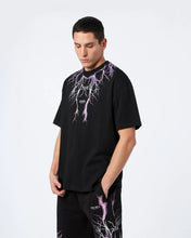 Carica l&#39;immagine nel visualizzatore di Gallery, BLACK T-SHIRT WITH PURPLE GREY FUXIA LIGHTNING
